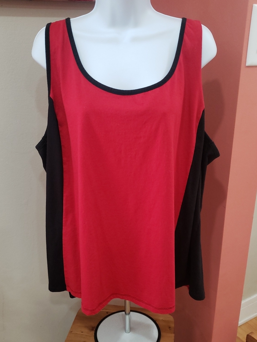 Women's Cold Shoulder Sleeves Top In Red & Black, 3X